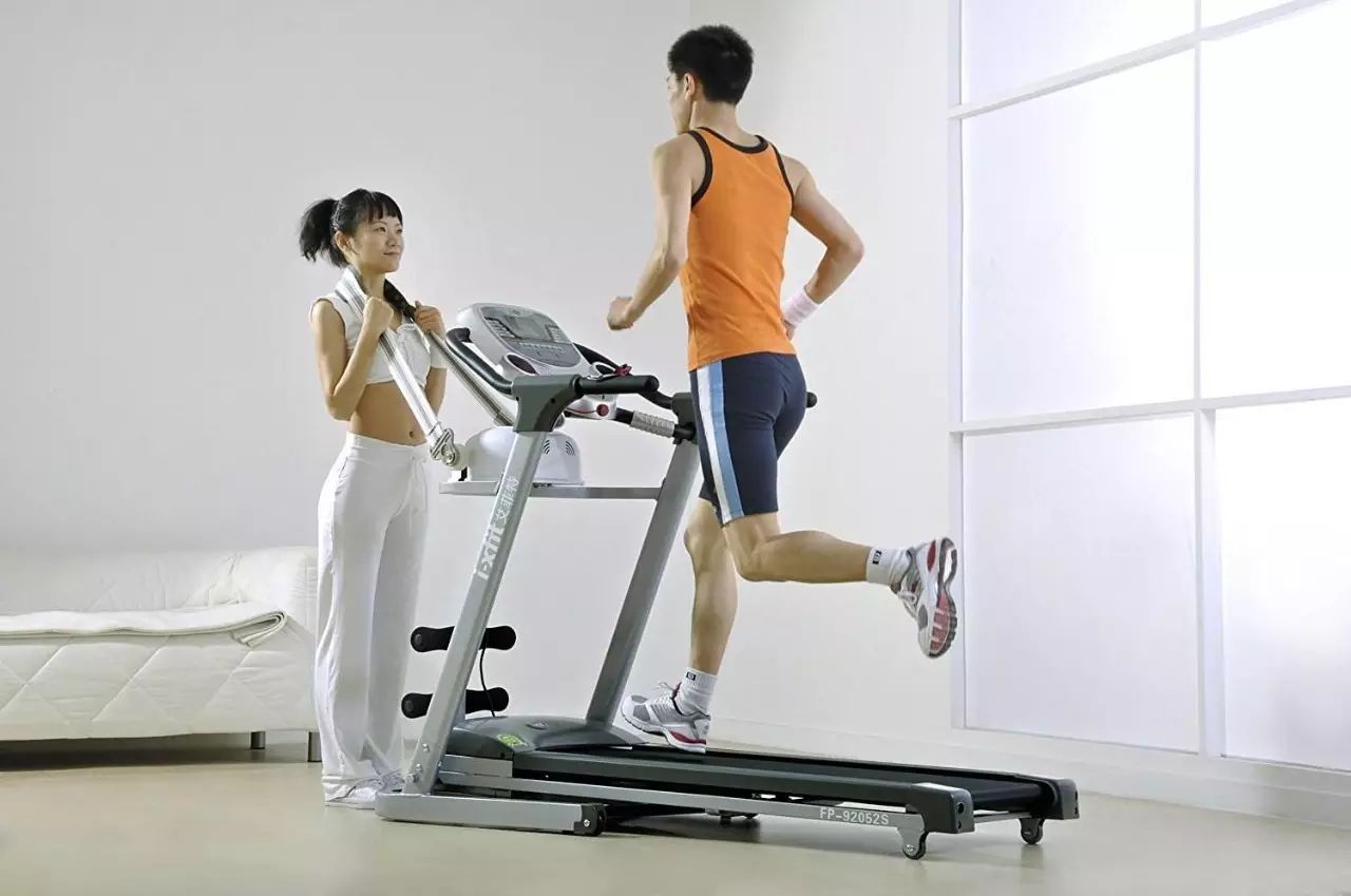 健身手套选择大一点还是小一点_健身手套紧一点好还是松一点好_健身手套小还是大点好