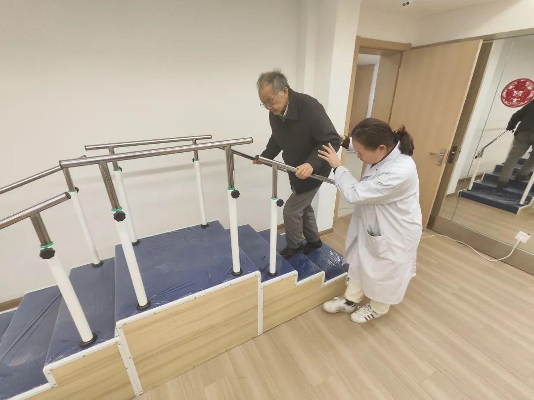 股四头肌训练椅使用方法_股四头肌训练椅_股四头肌训练椅子