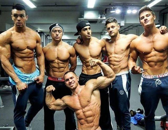 椅子锻炼法视频教程_椅子健身动作_健身椅锻炼方法