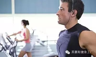 健身手套护腕什么牌子好_健身手套需要护腕吗_手套健身护腕需要戴吗