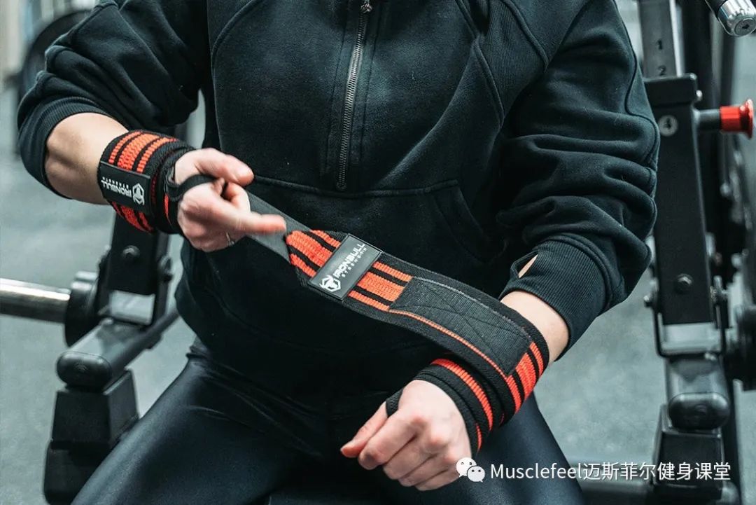 健身手套护腕什么牌子好_健身手套需要护腕吗_健身手套护腕有用吗