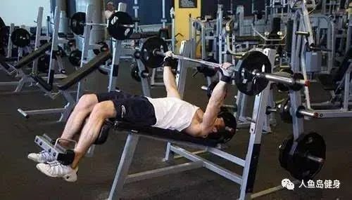 健身手套护腕有用吗_健身手套需要护腕吗_手套健身护腕需要戴吗