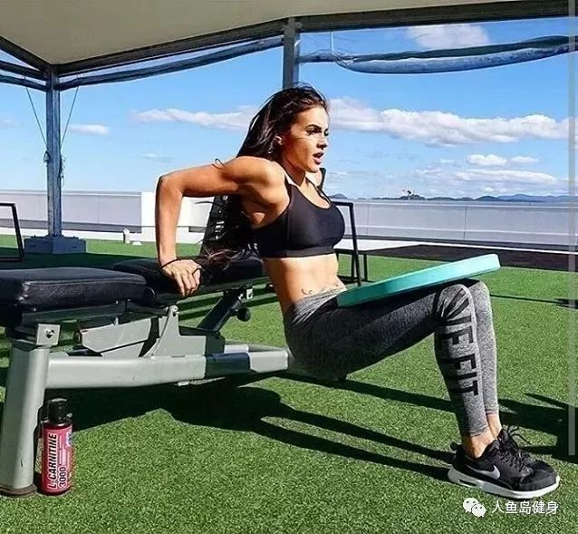 手套健身护腕需要戴吗_健身手套需要护腕吗_健身手套护腕有用吗