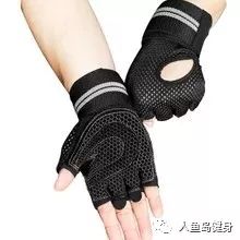 手套健身护腕需要戴吗_健身手套需要护腕吗_健身手套护腕有用吗