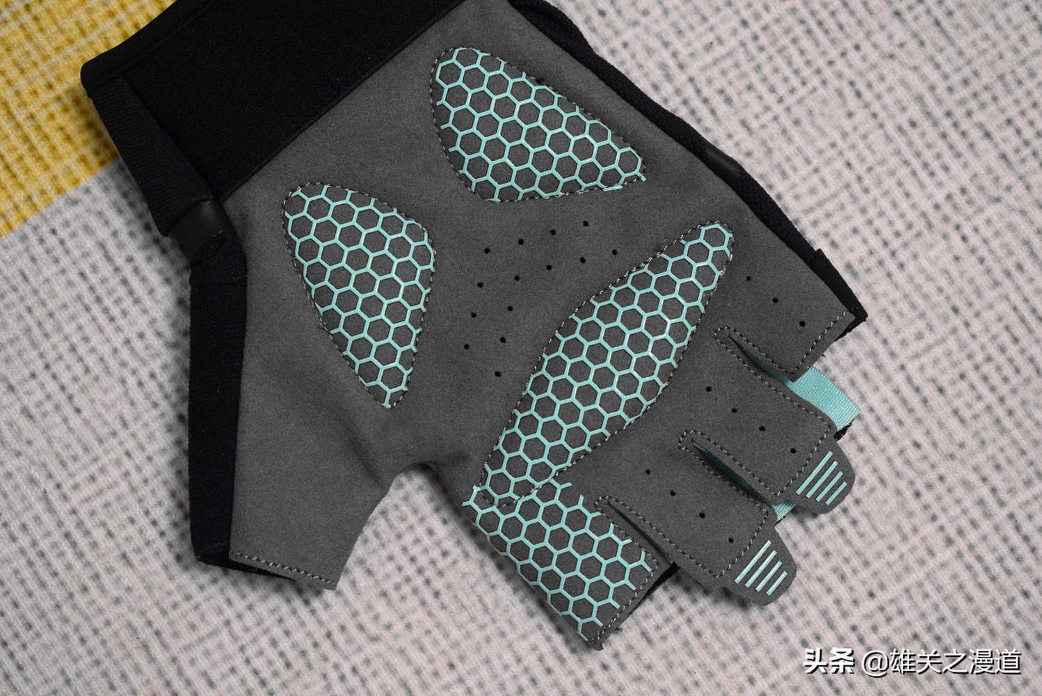 健身手套有味_健身手套臭_健身手套发臭