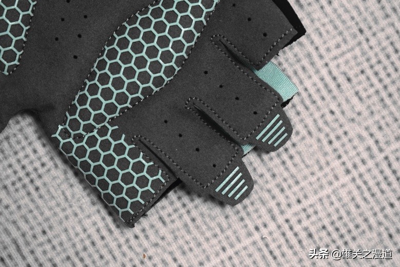 健身手套臭_健身手套发臭_健身手套有味