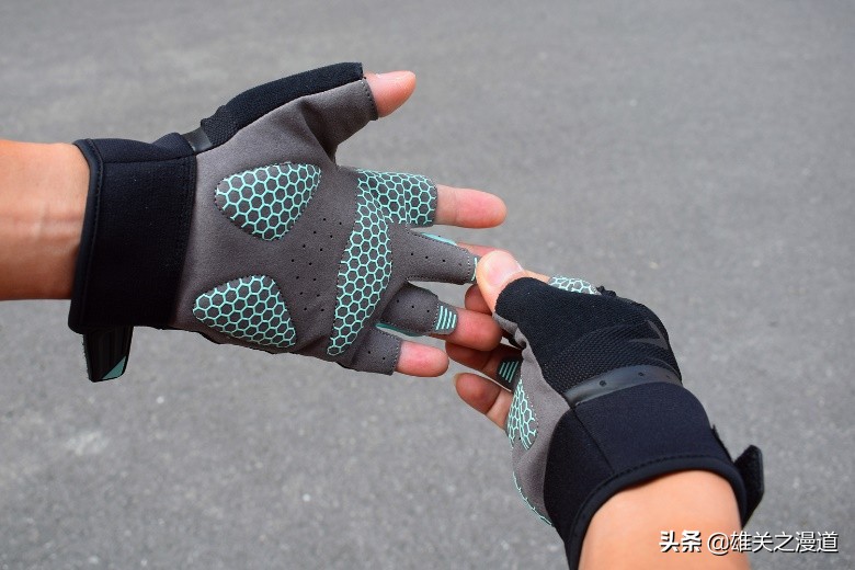 健身手套臭_健身手套发臭_健身手套有味