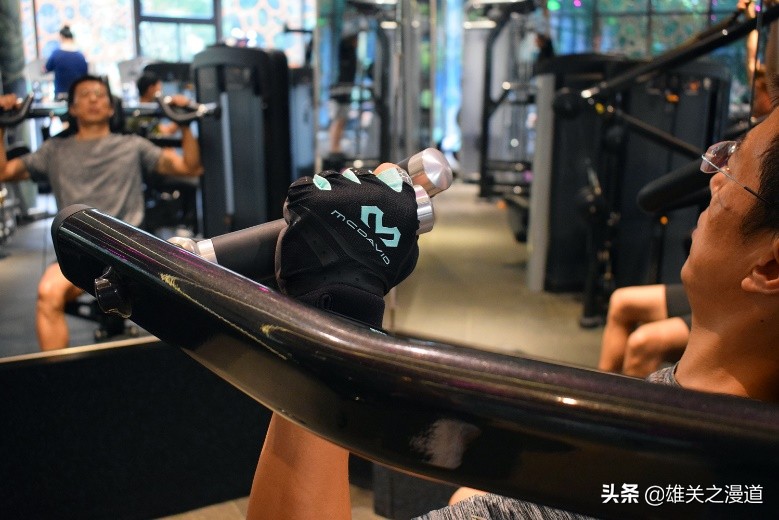 健身手套臭_健身手套有味_健身手套发臭