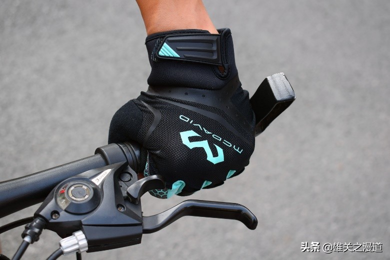 健身手套臭_健身手套发臭_健身手套有味