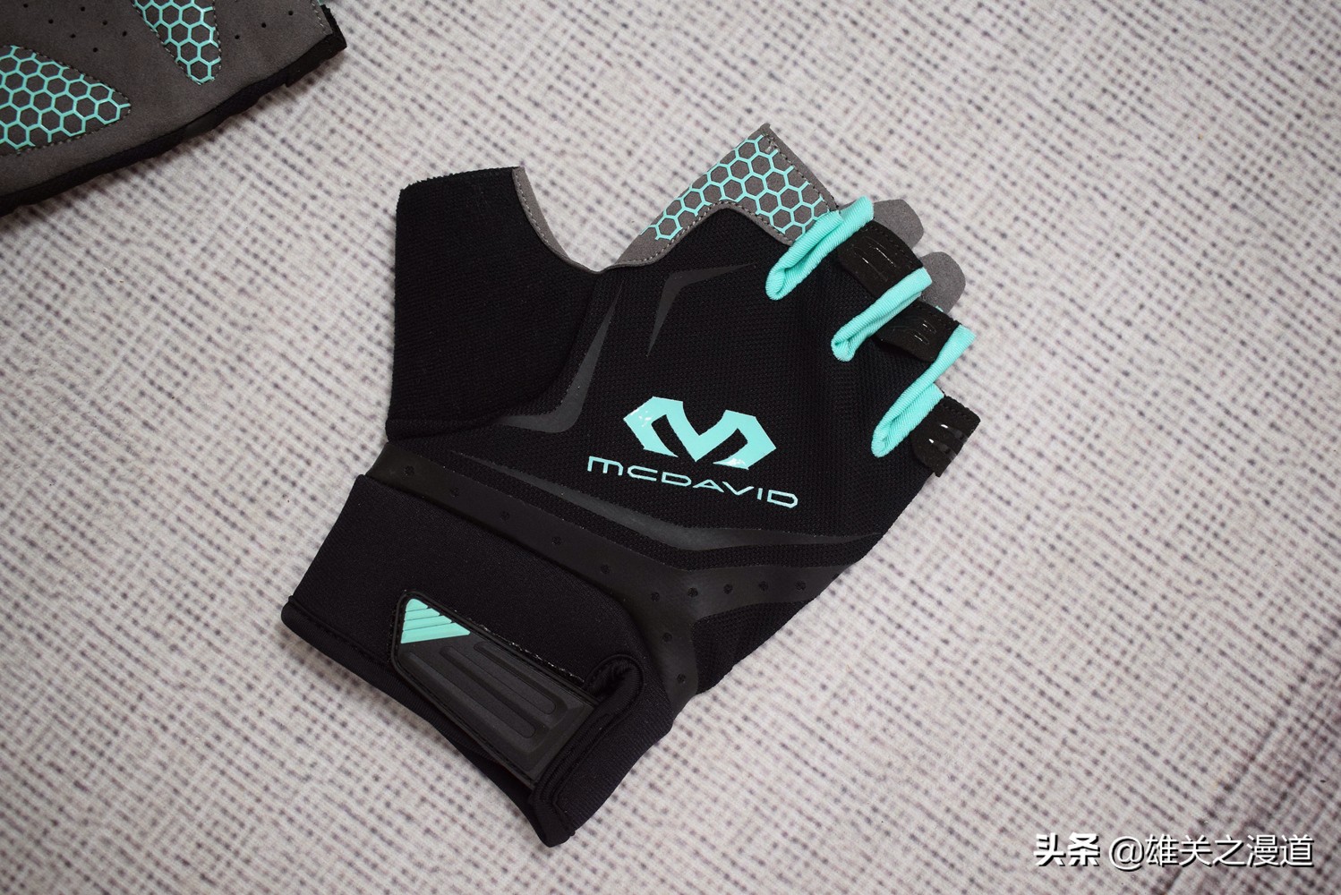 健身手套臭_健身手套有味_健身手套发臭