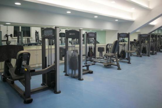 器材健身视频大全_器材健身教程_健身器材综合训练器