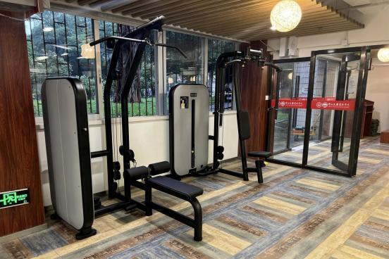 器材健身视频大全_健身器材综合训练器_器材健身教程