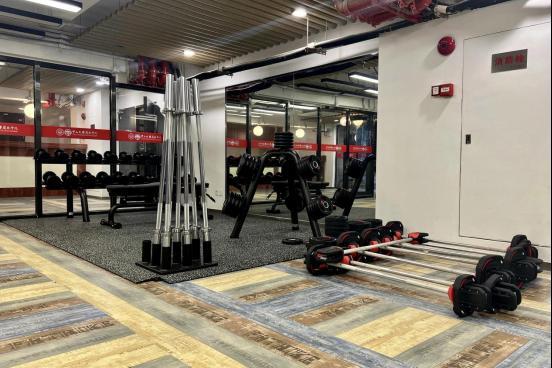 器材健身教程_健身器材综合训练器_器材健身视频大全