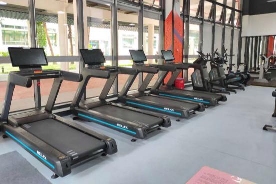 器材健身视频大全_健身器材综合训练器_器材健身教程