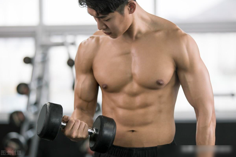 器械胸肌训练_综合训练器 胸肌_胸肌锻炼器材的使用方法