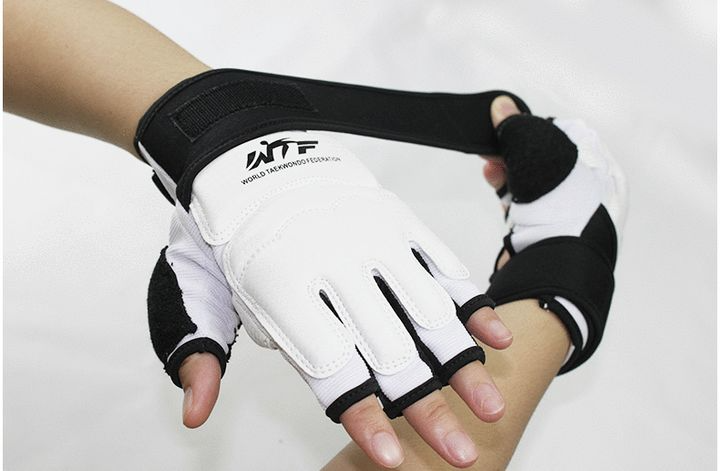 开yun体育app官方下载入口 WildFieldHealth |健身时为什么不能戴手套？