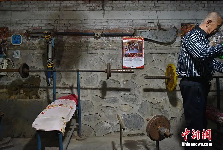 健身手套小还是大点好_健身运动手套_健身手套 小了