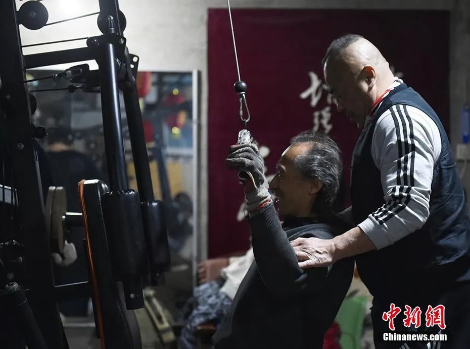 健身运动手套_健身手套小还是大点好_健身手套 小了