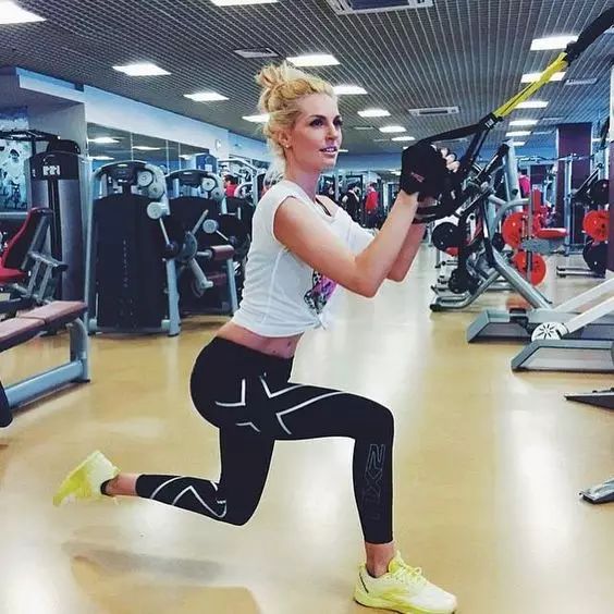 健身手套买什么比较好_健身手套选择_健身手套买大还是买小