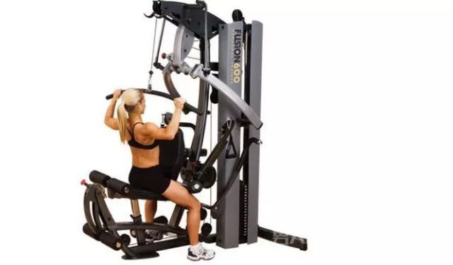 健身器材综合训练器的使用方法_健身器材训练视频教程_健身综合训练器