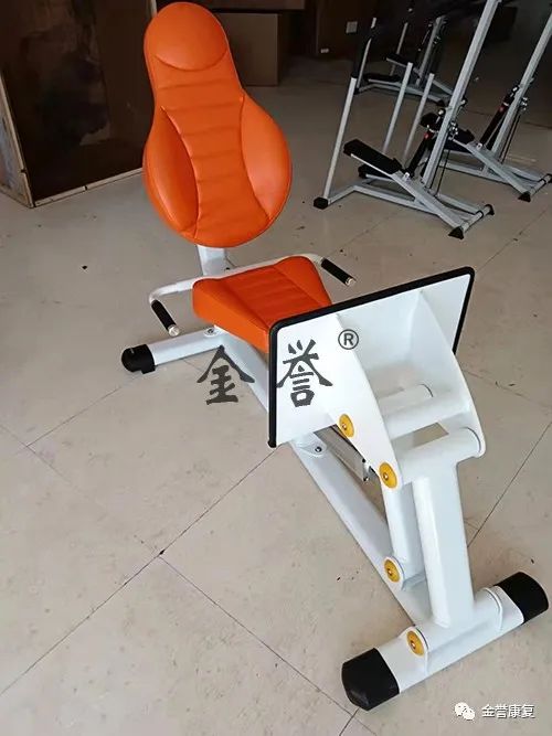 股四头肌训练椅使用方法_股四头肌训练椅注意事项_股四头肌训练椅