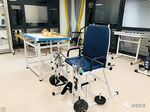股四头肌训练椅注意事项_股四头肌训练椅使用方法_股四头肌训练椅