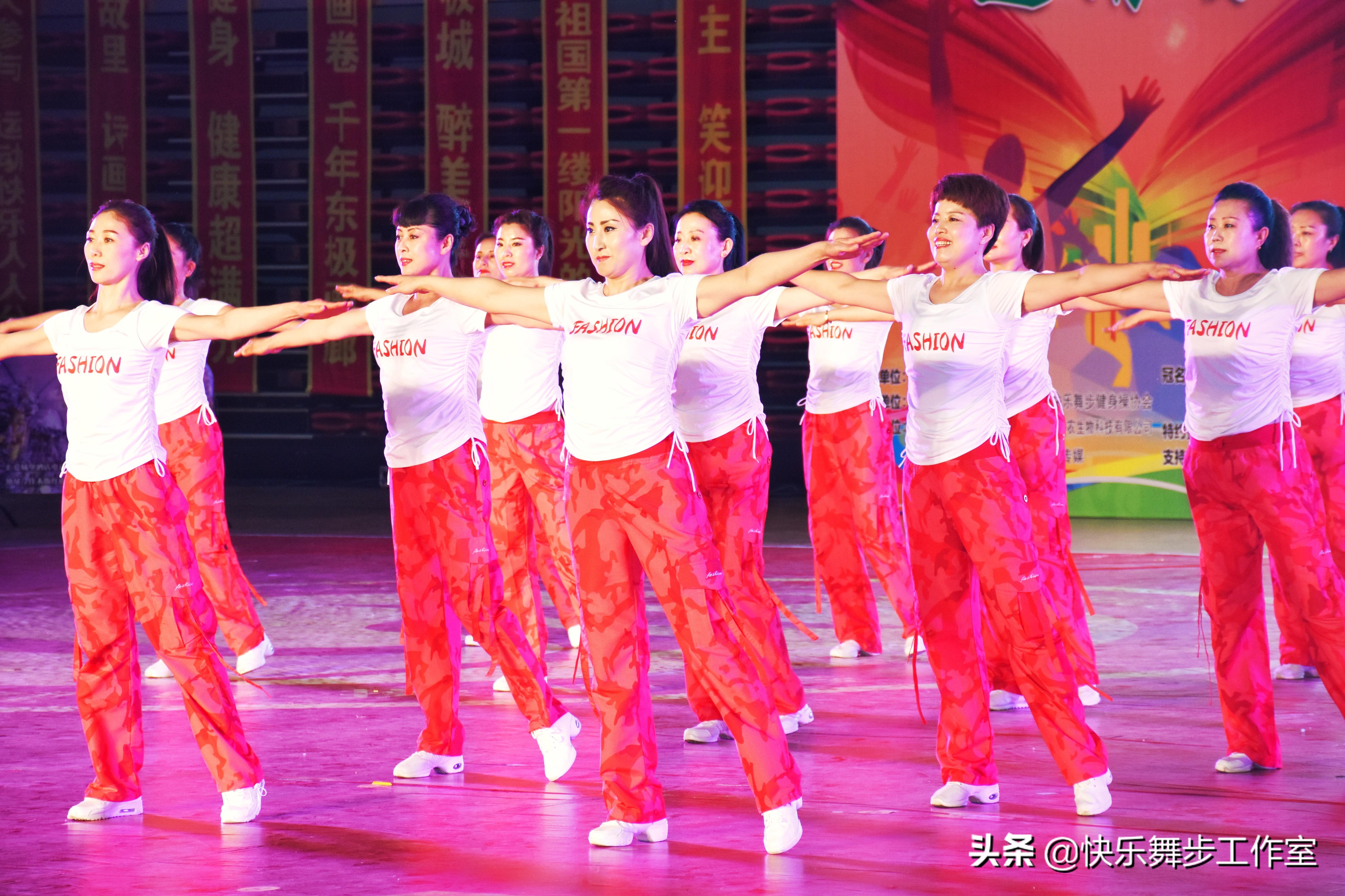 佳木斯舞步健身操视频_佳木斯健身舞_佳木斯健身舞曲