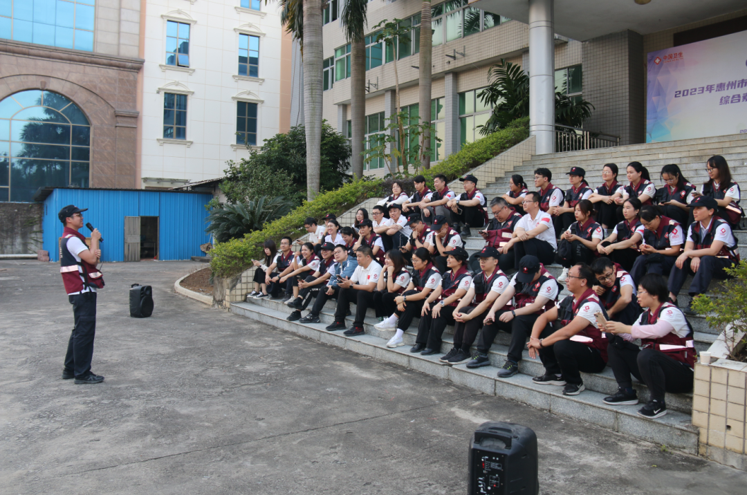 龙门架训练器使用图解_龙门式机体的优缺点_龙门综合训练器