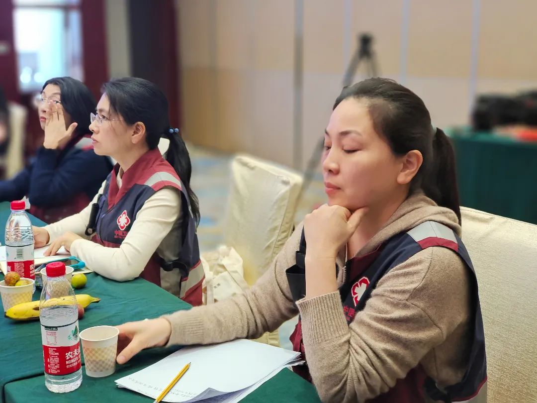 龙门综合训练器_龙门架训练器使用图解_龙门式机体的优缺点