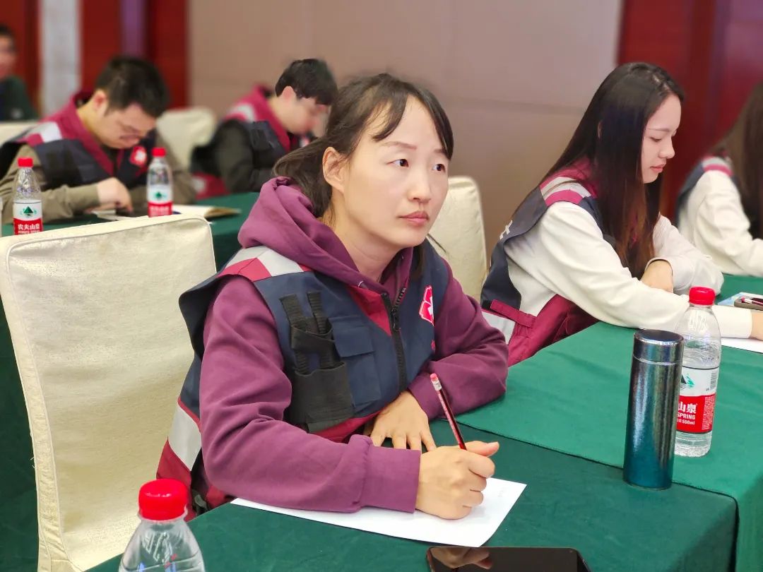 龙门综合训练器_龙门式机体的优缺点_龙门架训练器使用图解