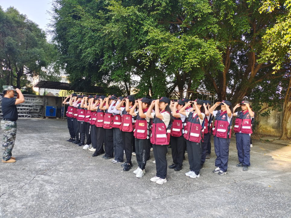 龙门架训练器使用图解_龙门式机体的优缺点_龙门综合训练器