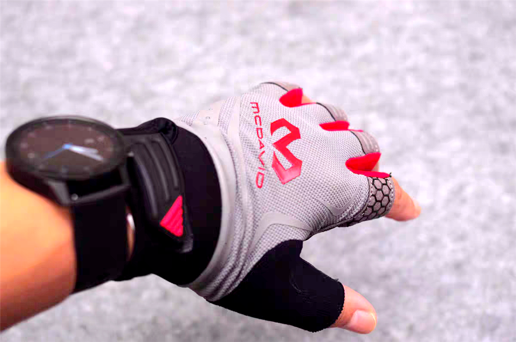 手套健身护腕图片_健身手套+护腕_健身手套护腕什么牌子好