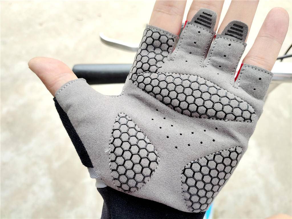 手套健身护腕图片_健身手套+护腕_健身手套护腕什么牌子好