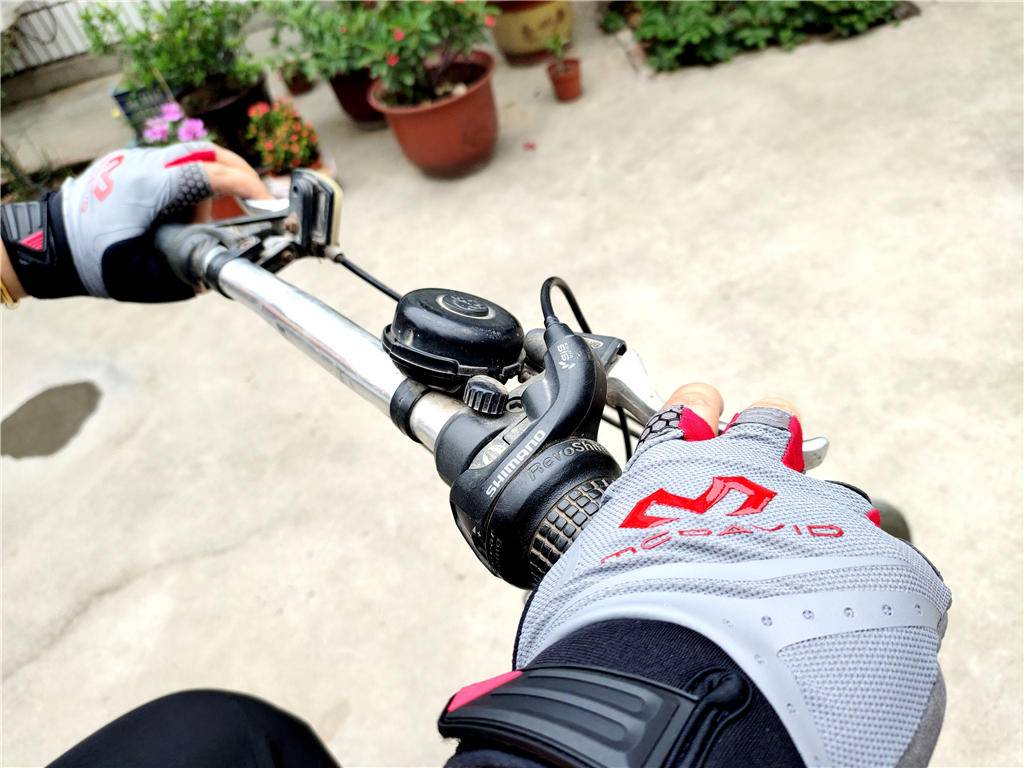 手套健身护腕图片_健身手套+护腕_健身手套护腕什么牌子好