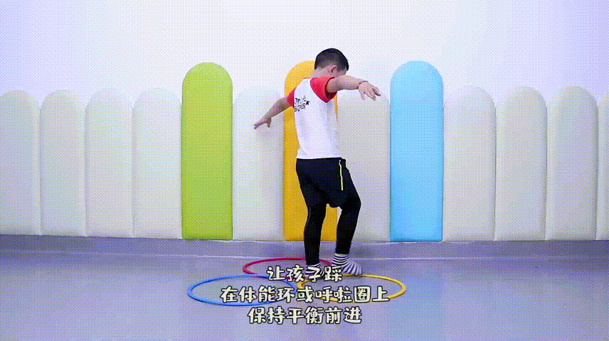 椅子练腿_感统训练单腿椅_感统训练坐独角椅