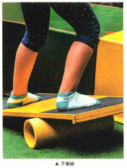 椅子练腿_感统训练单腿椅_感统课独脚凳的目的