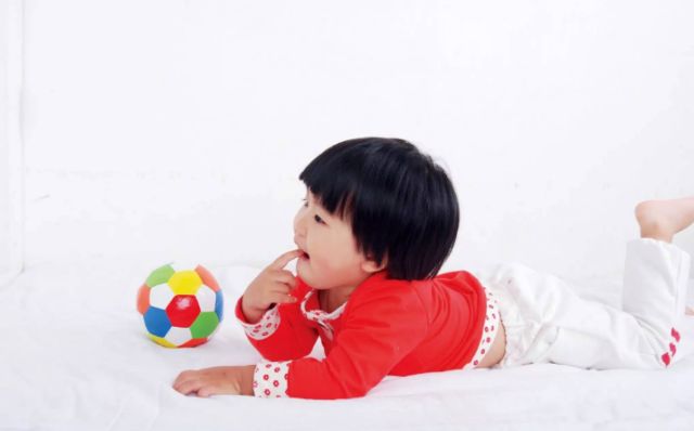 椅子体能训练_感统训练单腿椅_感统训练单脚站立