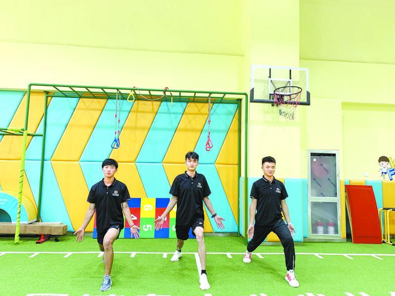 感统训练单腿椅_感统训练单脚站立_椅子练腿