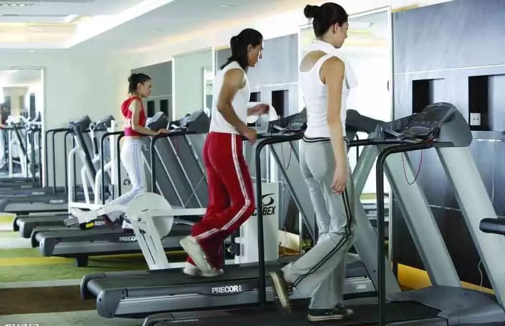 跑步机网上买好还是实体店买好_网上买什么牌子跑步机好?_网上跑步机质量怎么样