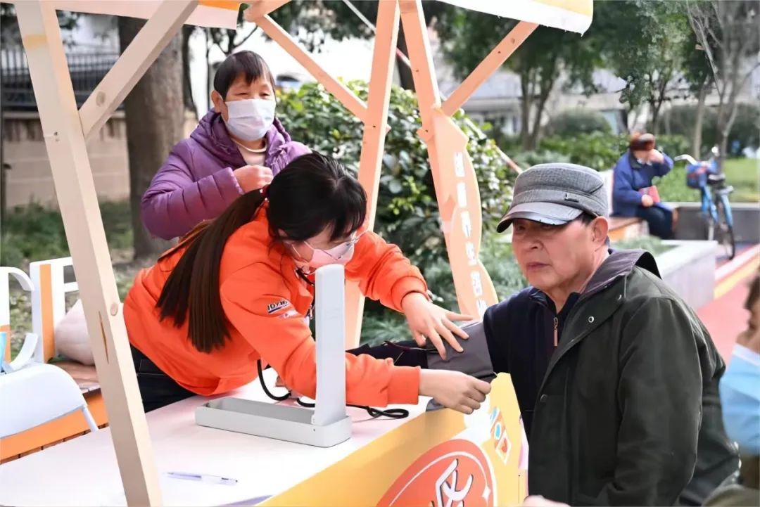 股四头肌训练椅注意事项_股四头肌训练椅子_股四头肌训练椅