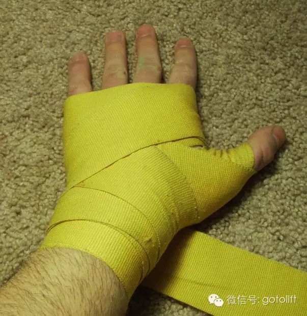 健身手套小还是大点好_健身手套大小怎么选_健身手套选择大一点还是小一点