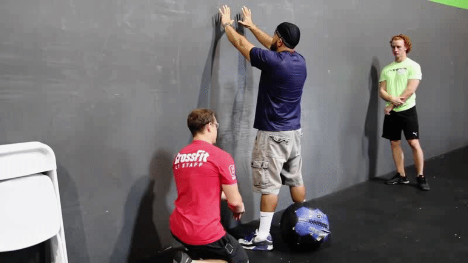 髋关节坐姿_髋关节训练器的适应症_髋关节训练椅