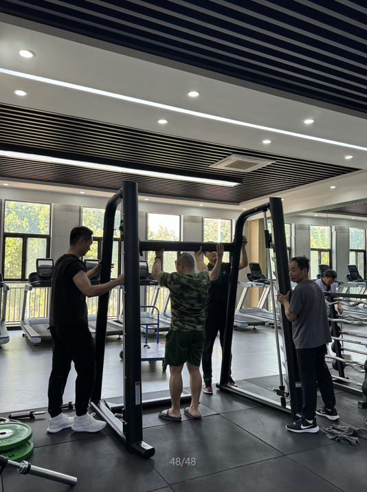 综合训练器 史密斯机_史密斯机健身方法图解_史密斯机的作用