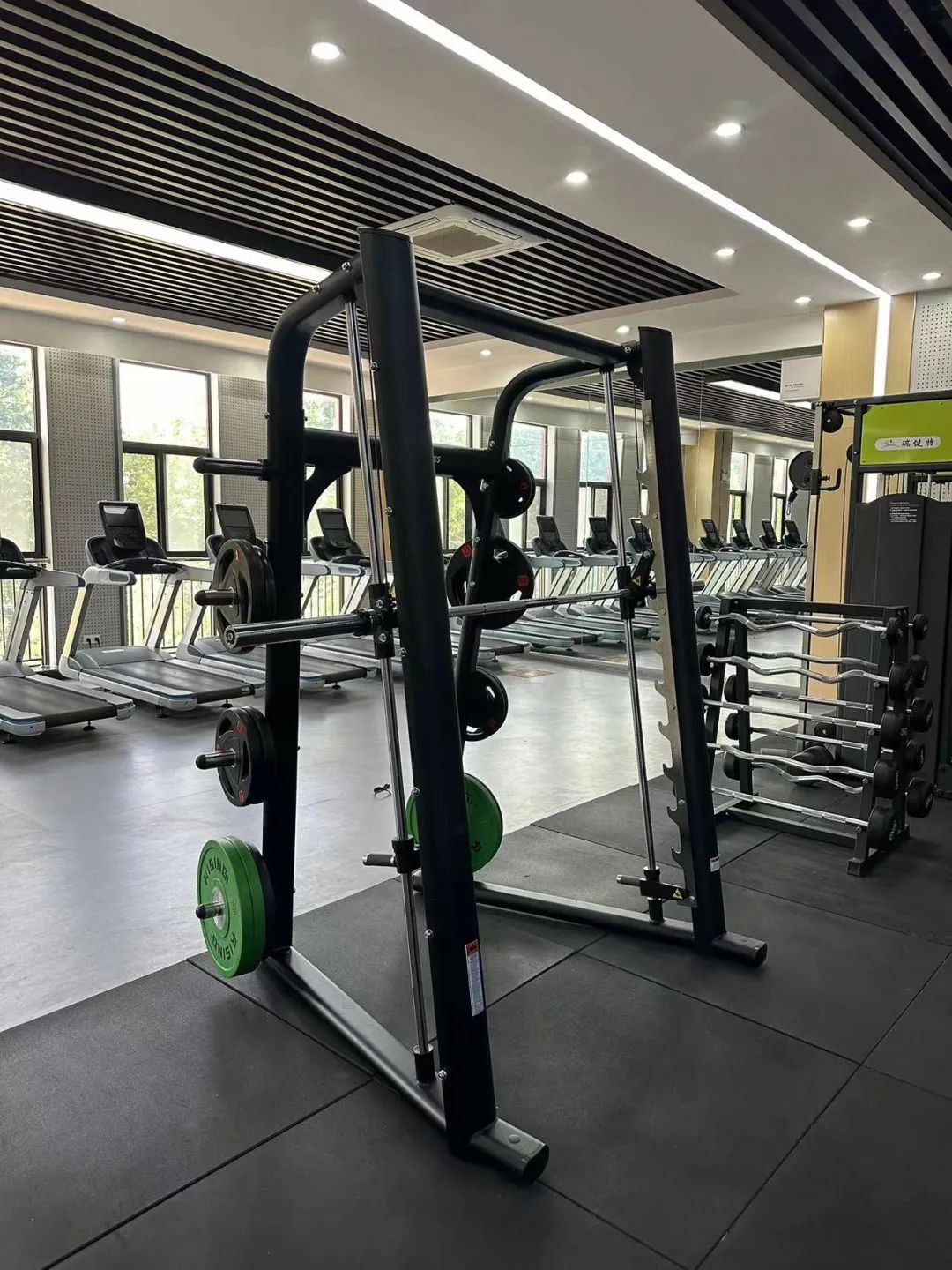 史密斯机健身方法图解_综合训练器 史密斯机_史密斯机的作用