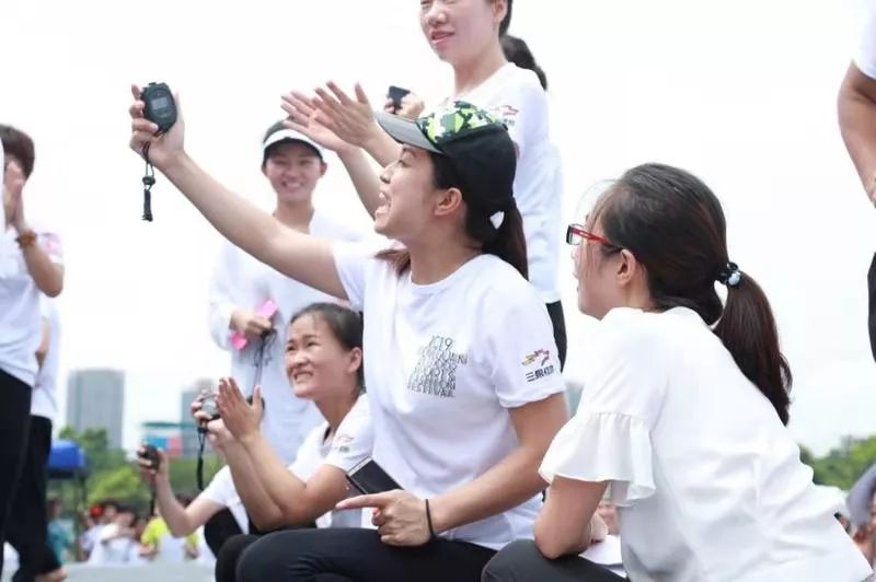 瑜伽健身动起来肚子疼_健身动起来瑜伽_瑜伽健身动起来腰疼