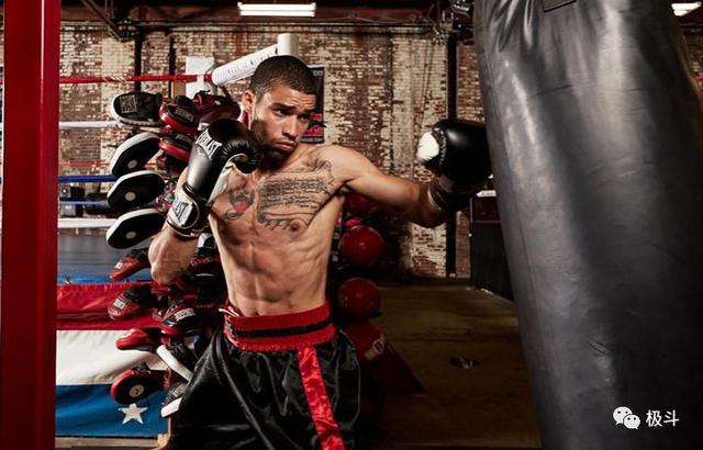 健身手套要紧一点吗_健身用的手套_健身运动手套