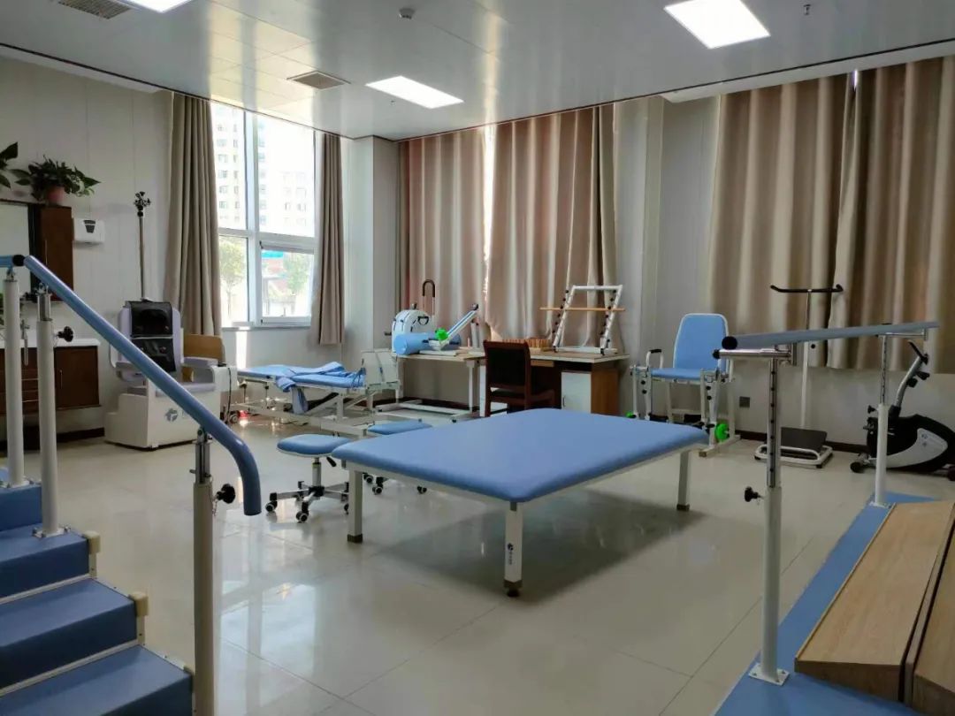 股四头肌训练椅安装步骤_股四头肌训练椅安装视频_股四头肌训练椅