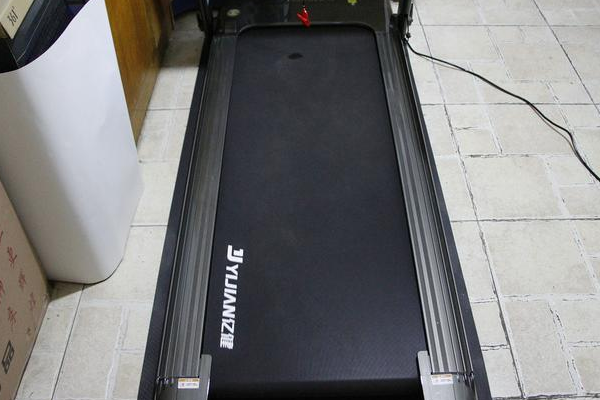 网购如何选跑步机_网上买什么牌子跑步机好?_跑步机网上买好还是实体店买好