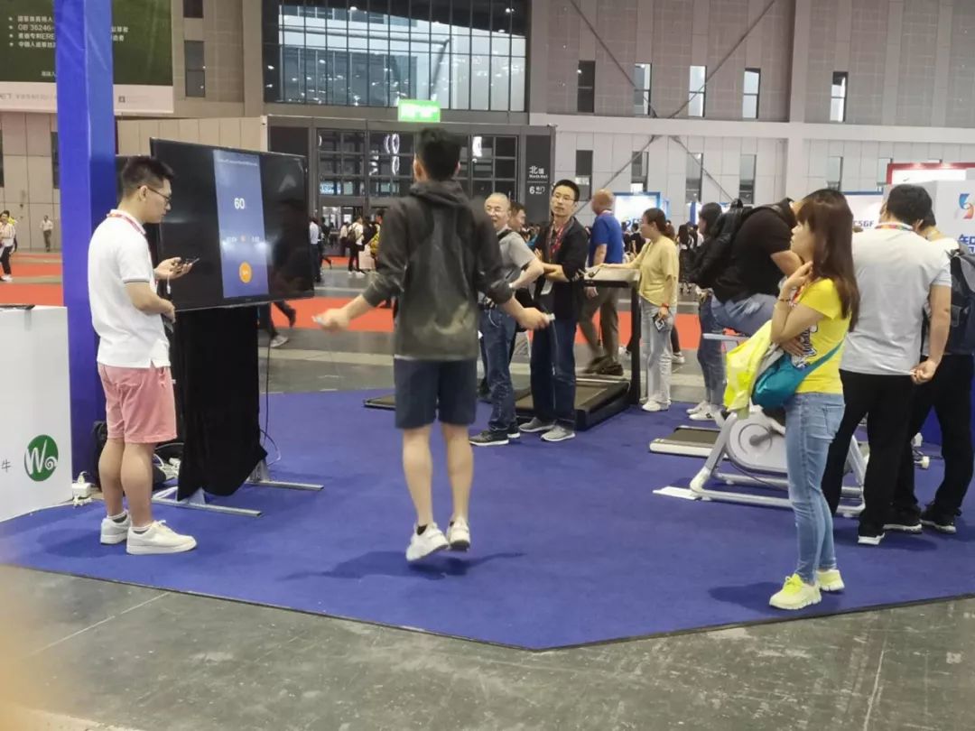 综合训练器安装视频教程_多功能综合训练器品牌_综合训练器械品牌推荐