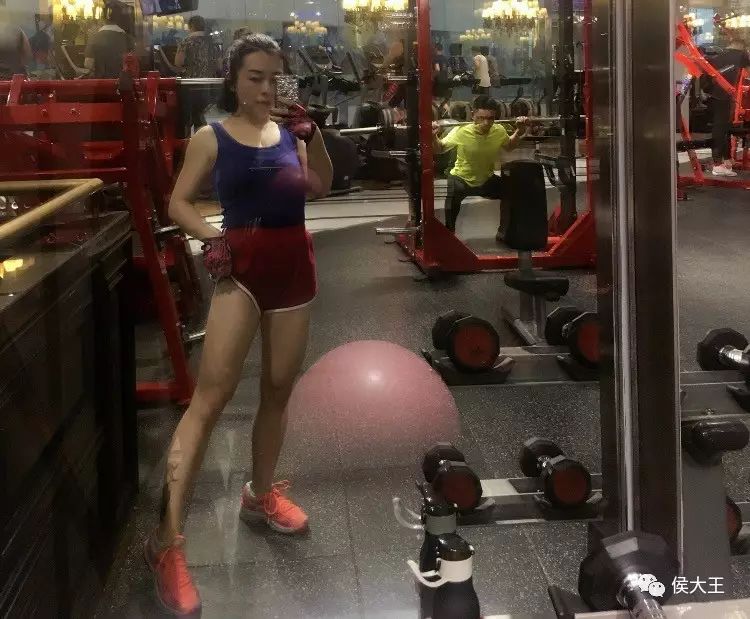 开yun体育app官方下载入口 辣妹们，做好健身的准备了吗？